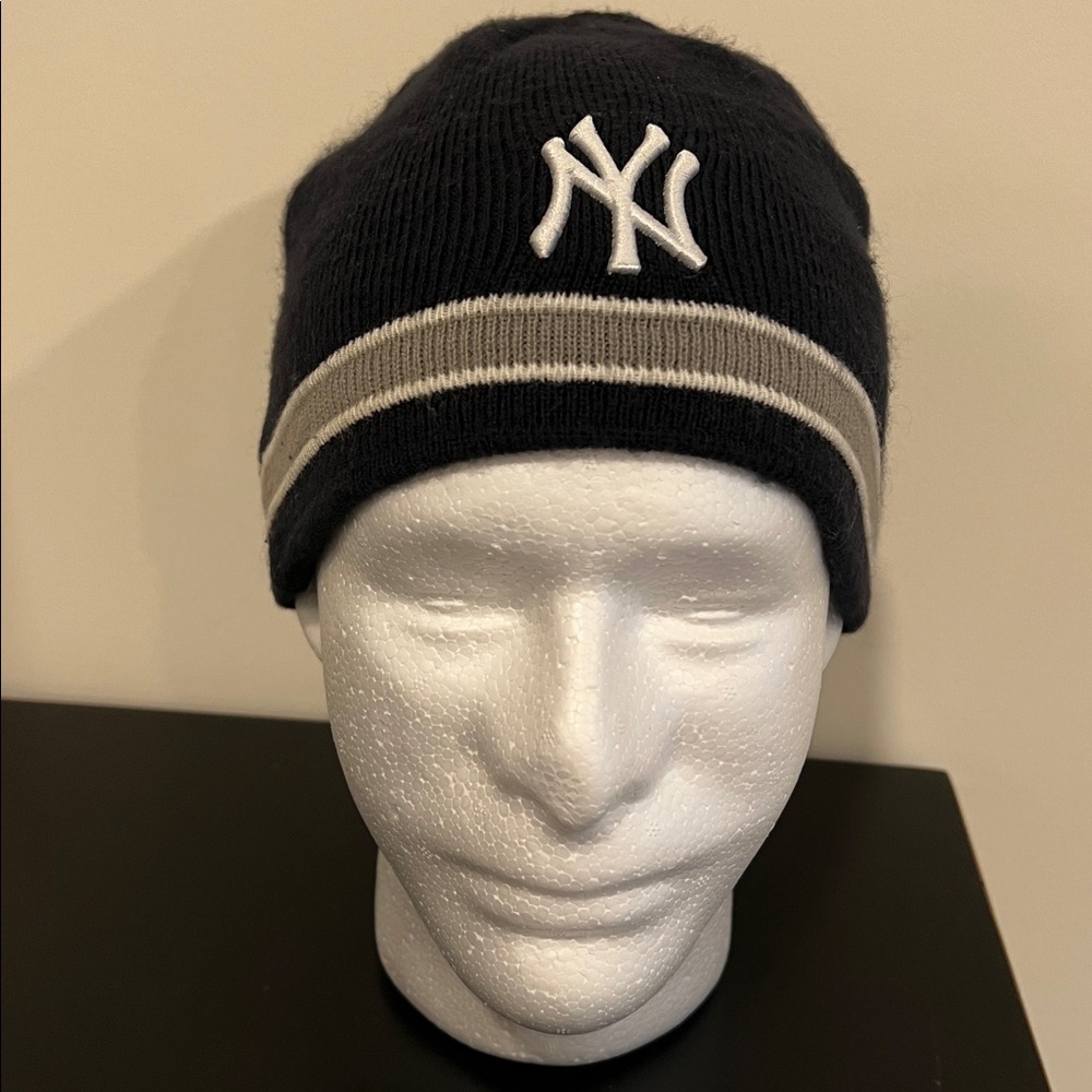 ‘47 Brand NY Yankees Genuine Merchandise Striped Beanie